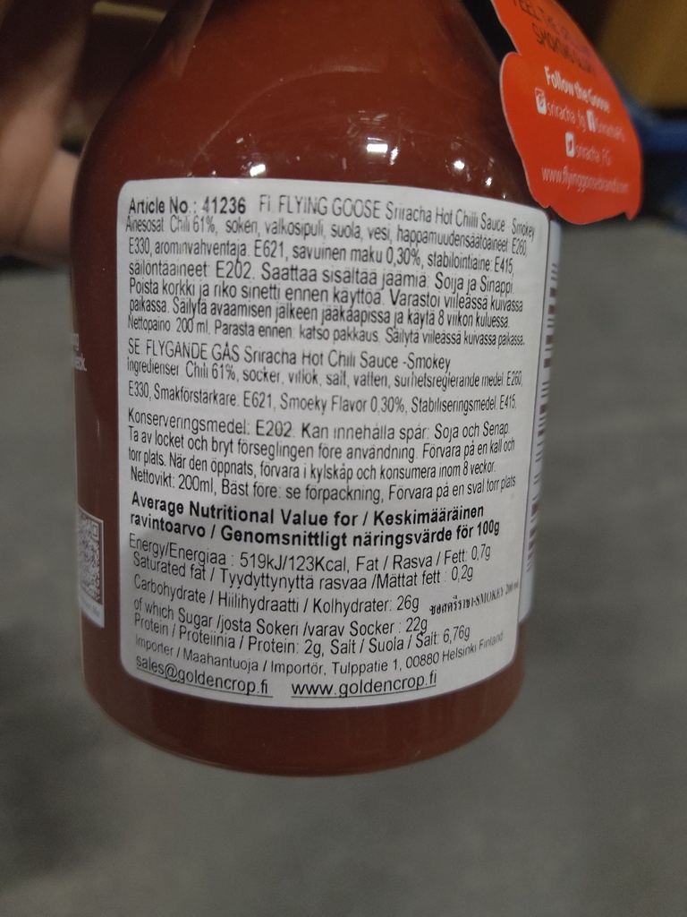 FLYING GOOSE Sriracha Smokey Chilli Sauce 200ml | 飞鹅牌 是拉差 烟熏味辣椒酱 200ml no