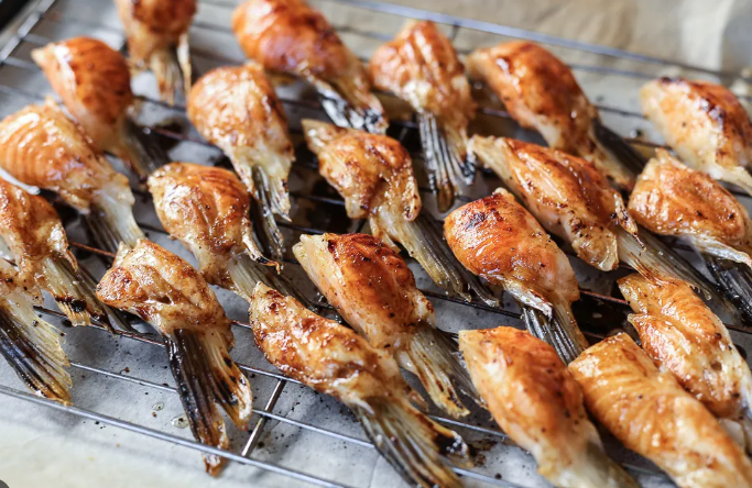 Smoke Fish Wing /kg | 烟熏 三文鱼鳍 称重/kg