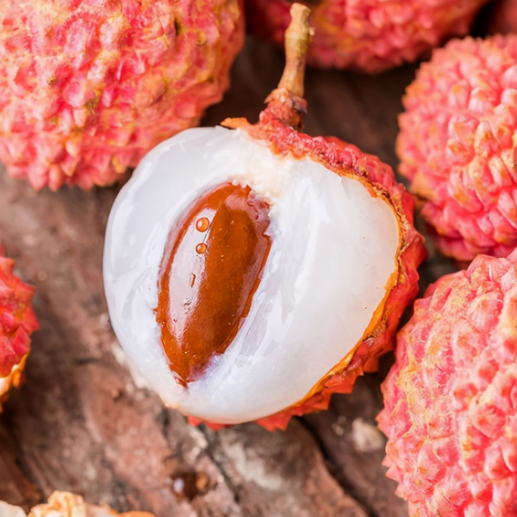 Fresh Lychees 1KG | 新鲜 荔枝 1KG